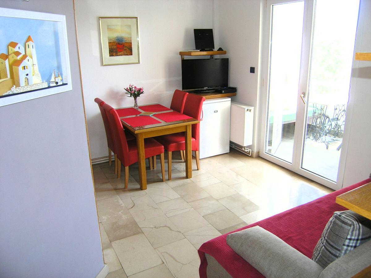 Apartments Oribella Krk Town Extérieur photo