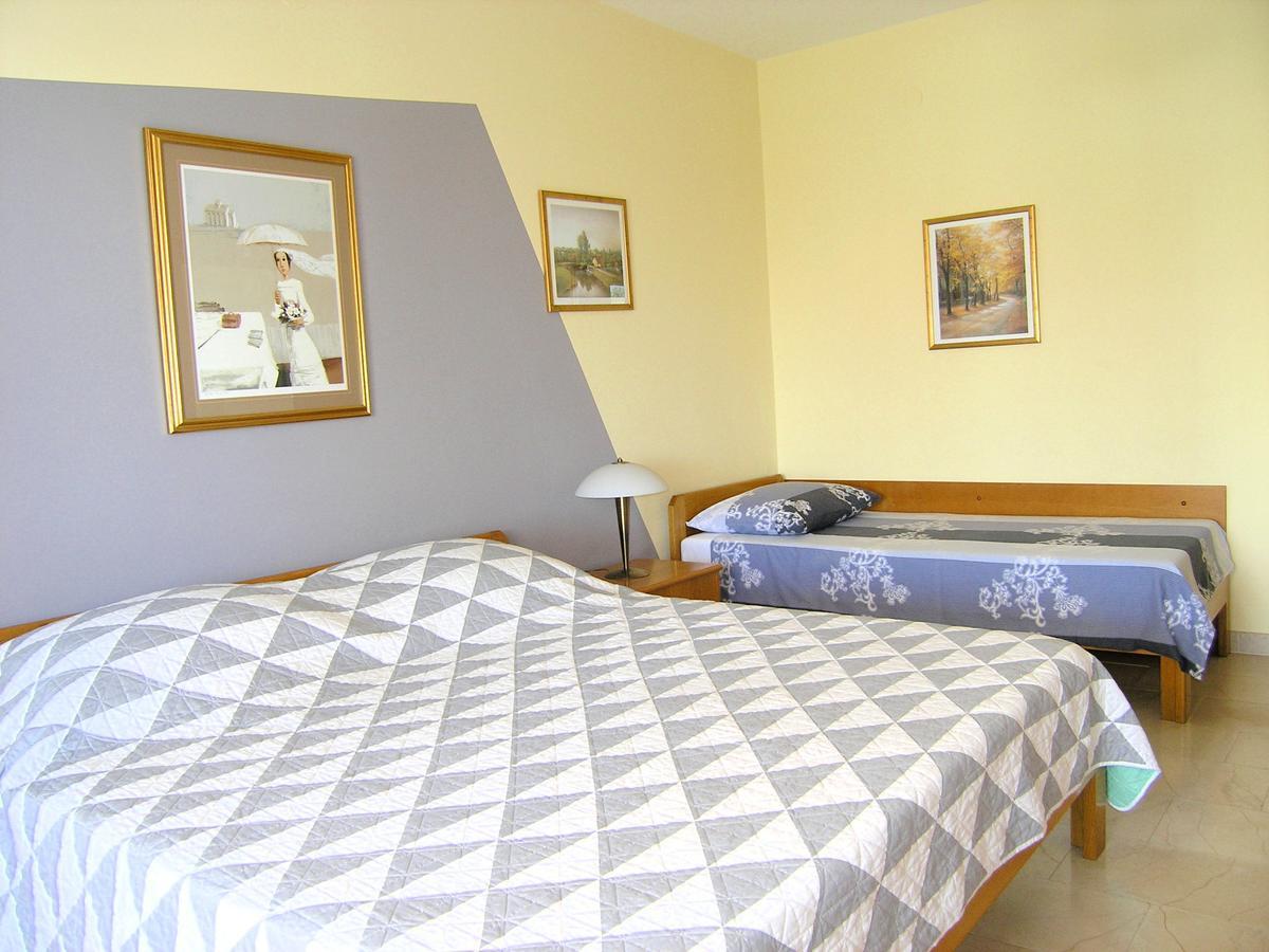 Apartments Oribella Krk Town Extérieur photo