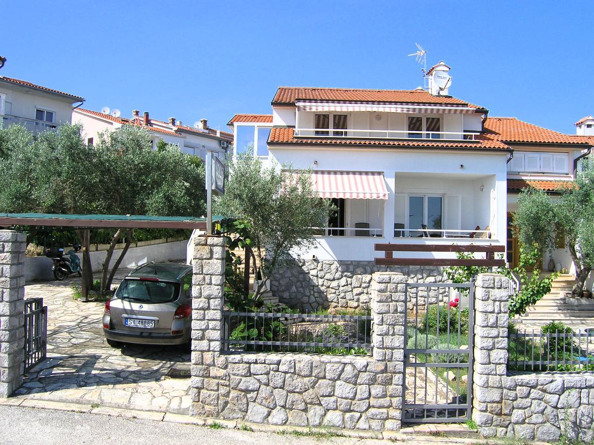 Apartments Oribella Krk Town Extérieur photo