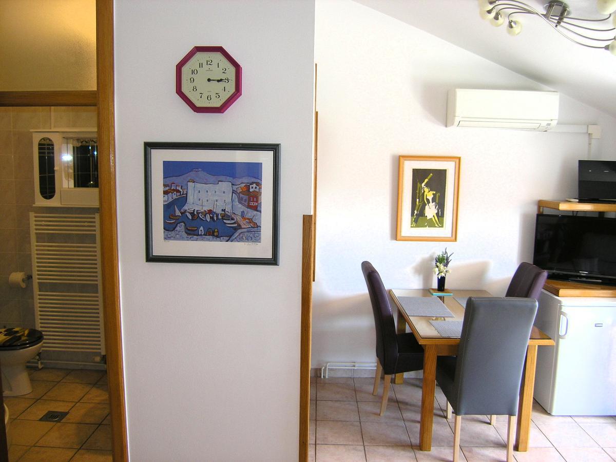 Apartments Oribella Krk Town Extérieur photo