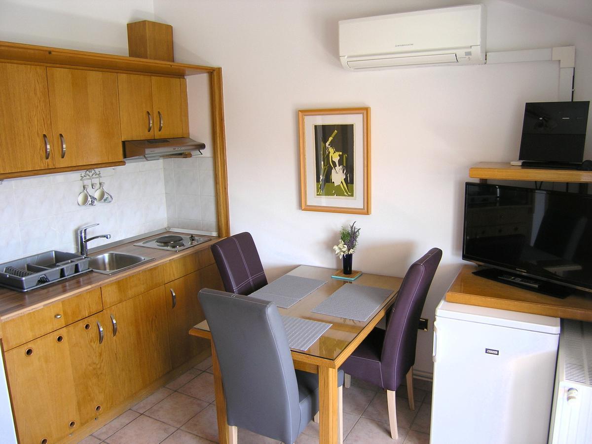 Apartments Oribella Krk Town Extérieur photo